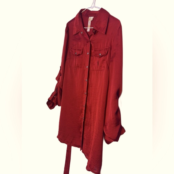 L Diva Red Silky Shirt Button Down Collar Belt Two Front Pockets - Picture 12 of 14